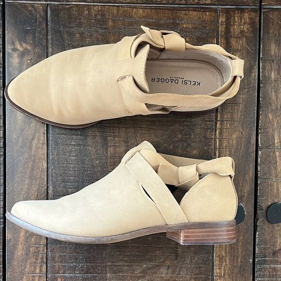 Anthropologie Kelsi Dagger Booties Flat Leather Size Women 7 - Picture 1 of 12
